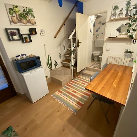 Casa Baiettini 9 Bed and Breakfast Intra Exteriör bild